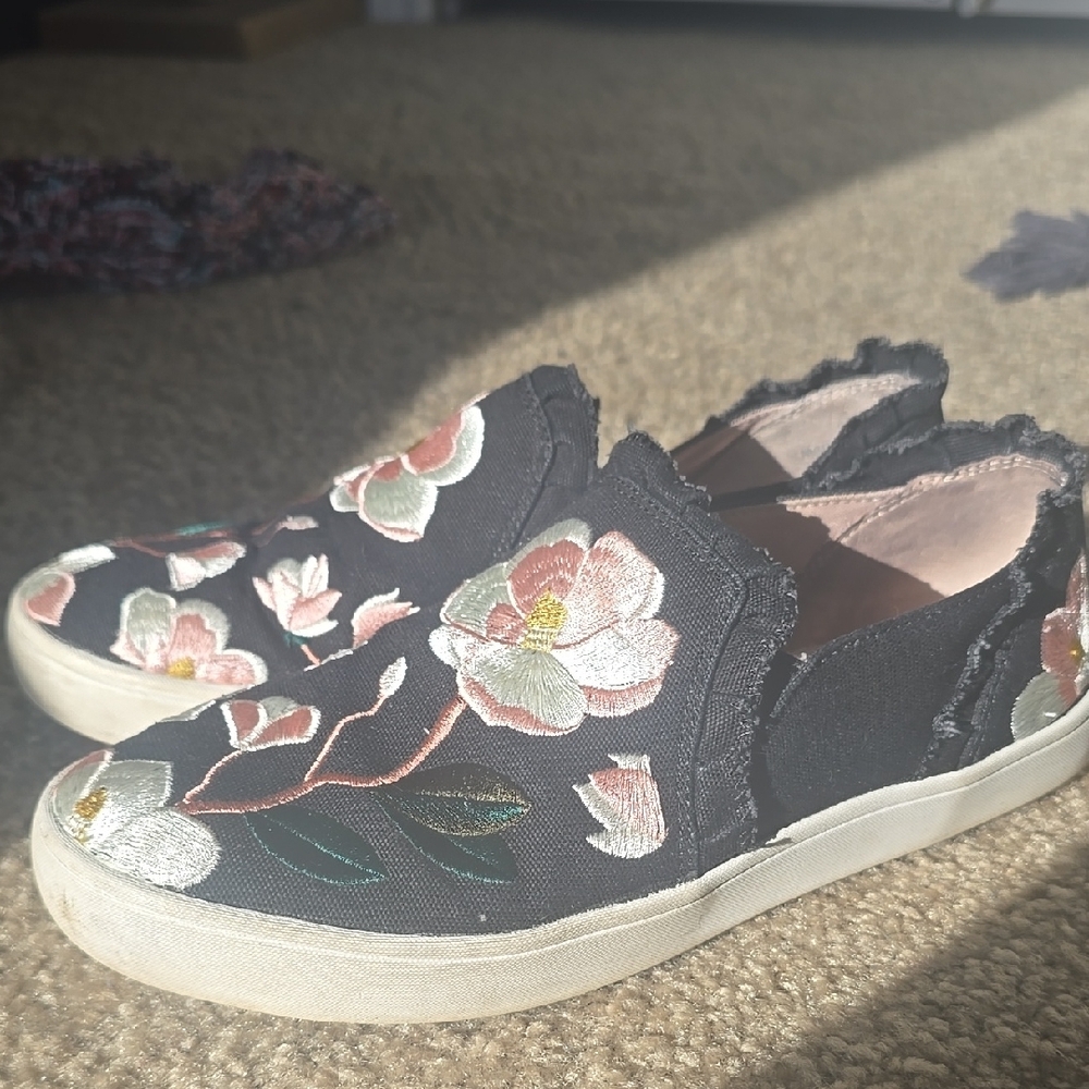 Floral Embroidered Slip-On Sneakers